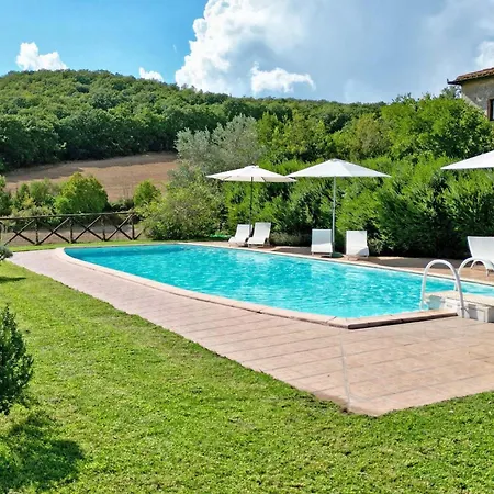 Montecalvo Farm stay *