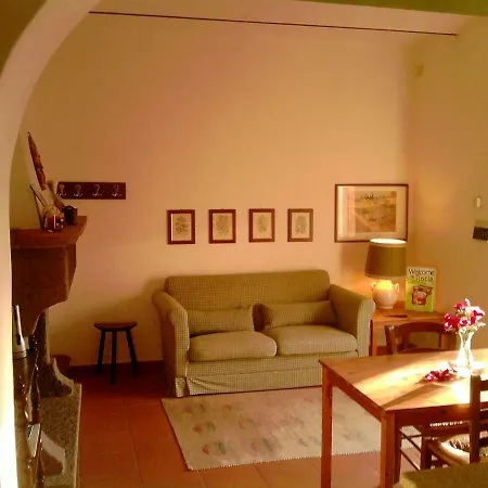 Montecalvo Farm stay *