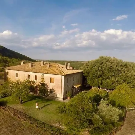 Montecalvo Farm stay